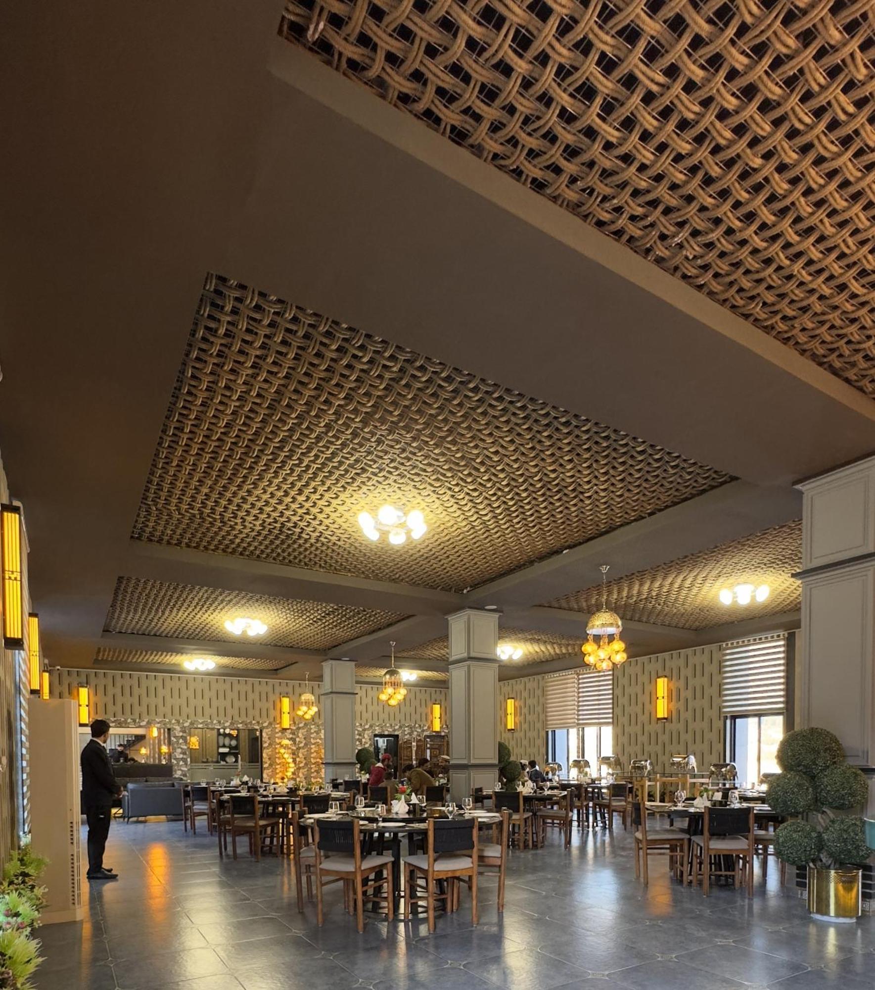 Iyi Luxury Inn Swat Saidu Sharif Экстерьер фото