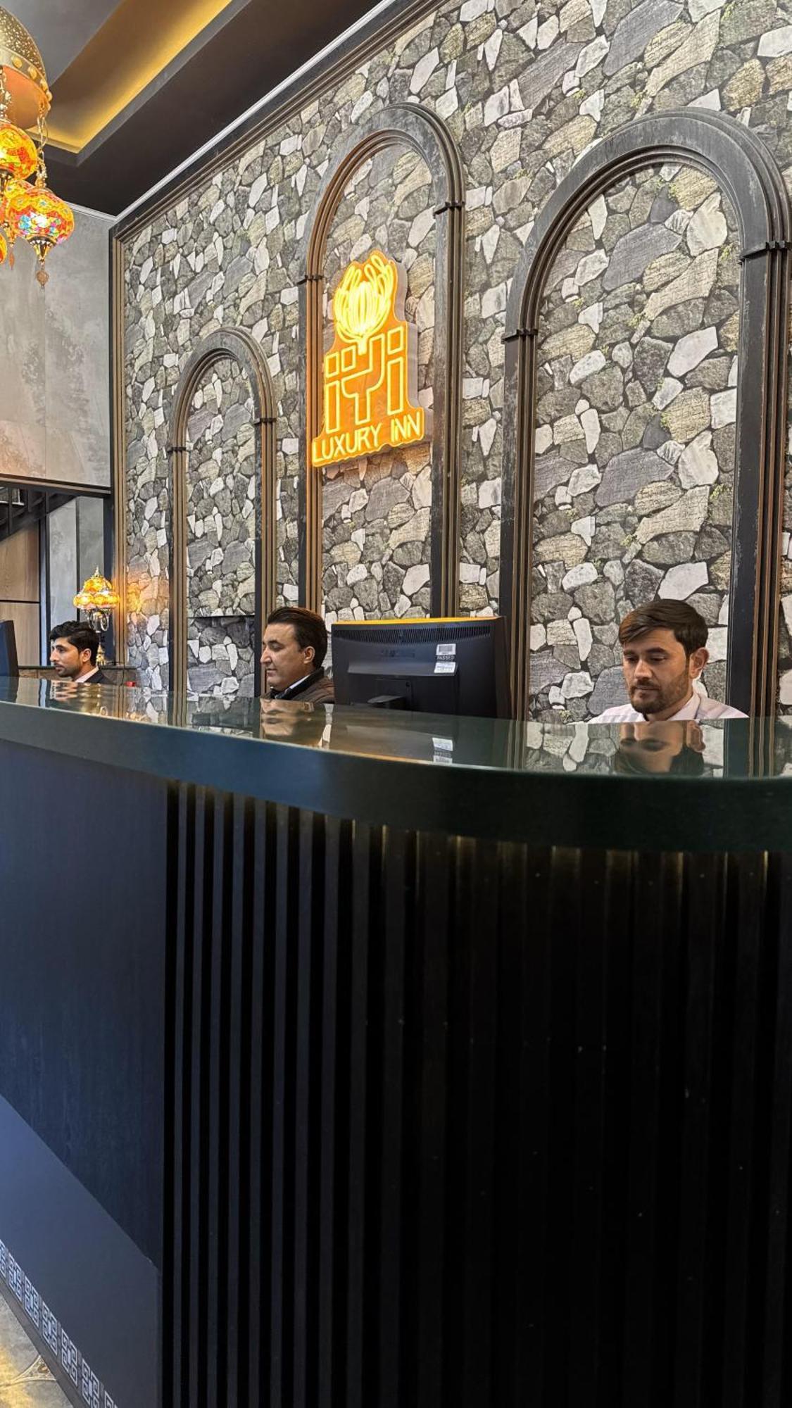 Iyi Luxury Inn Swat Saidu Sharif Экстерьер фото