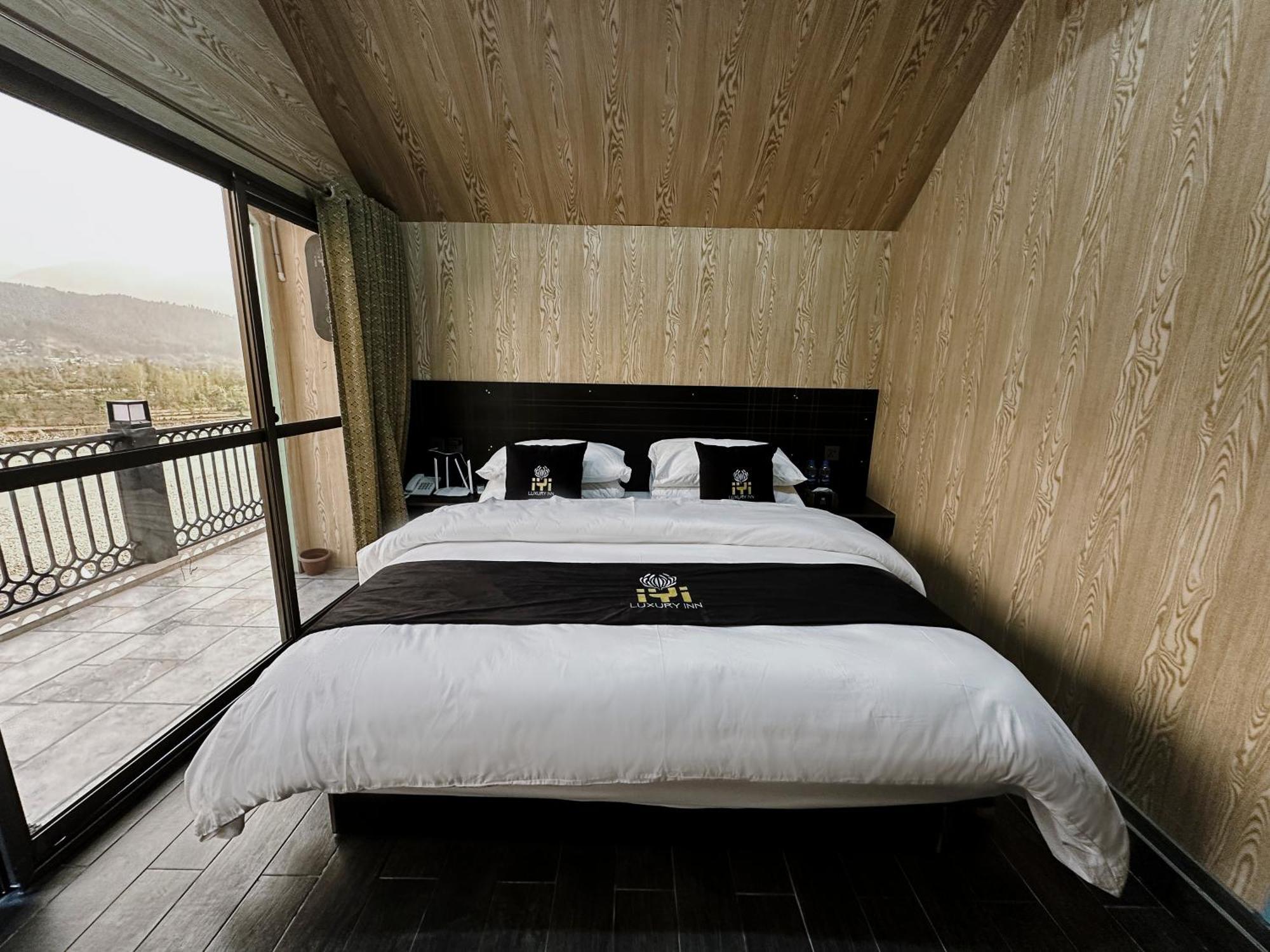Iyi Luxury Inn Swat Saidu Sharif Экстерьер фото