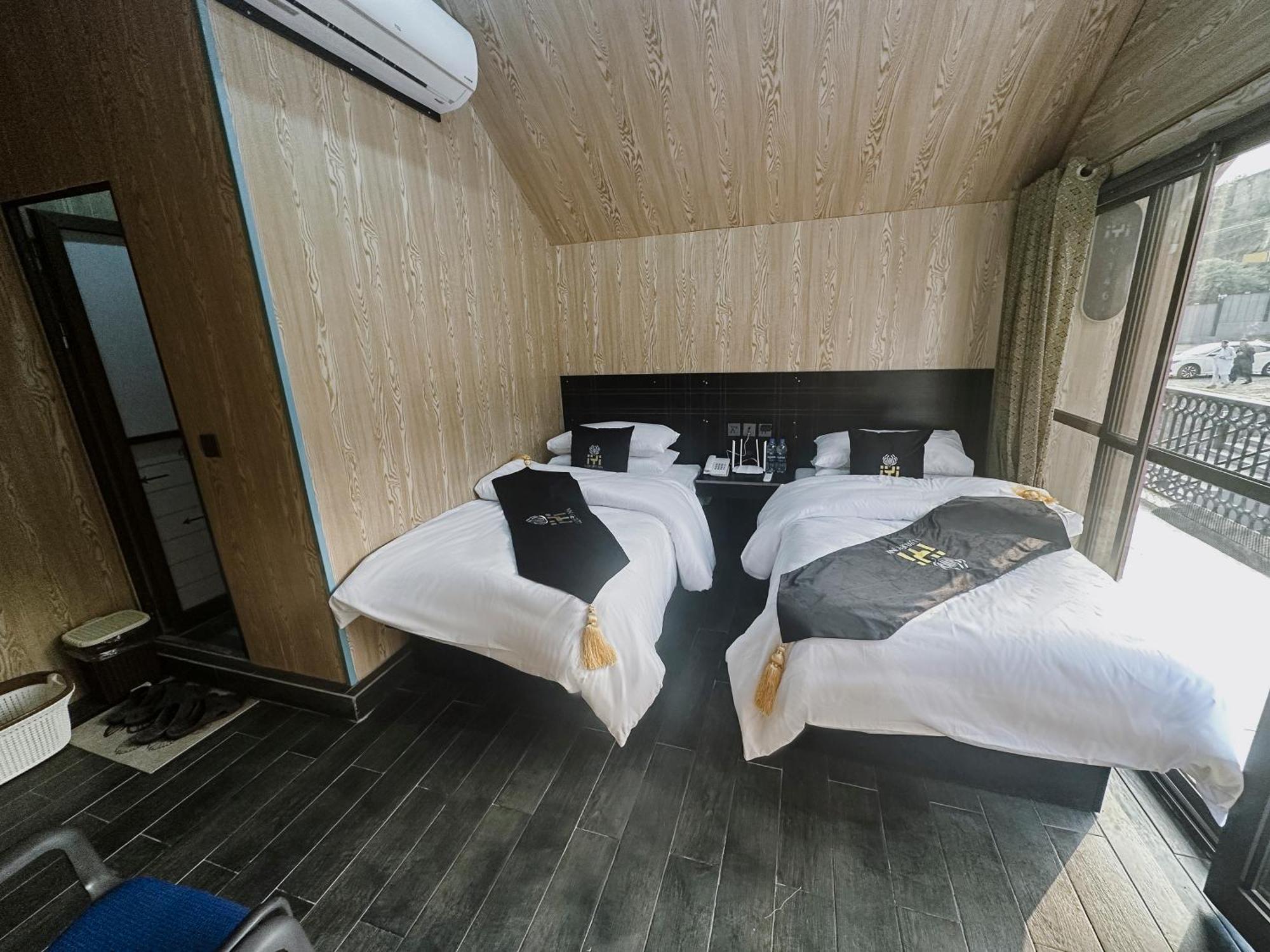 Iyi Luxury Inn Swat Saidu Sharif Экстерьер фото