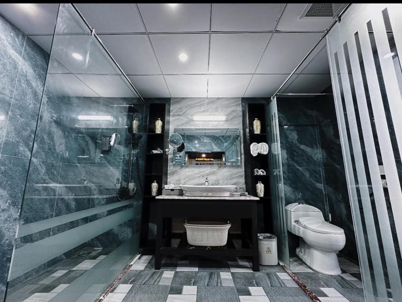 Iyi Luxury Inn Swat Saidu Sharif Экстерьер фото