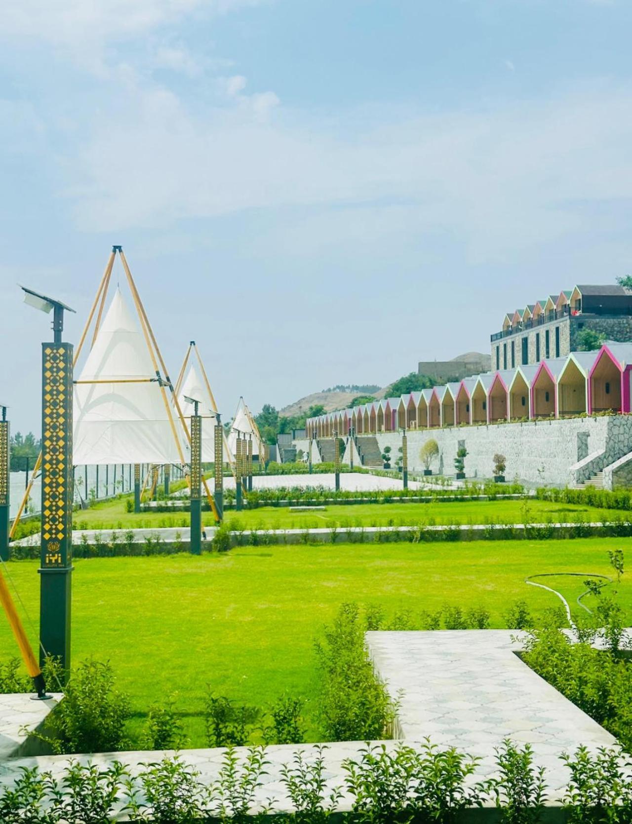 Iyi Luxury Inn Swat Saidu Sharif Экстерьер фото